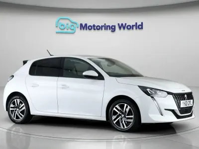 Used Peugeot 208 Allure Premium 130 HP (95 kW) 2021 White Hatchback