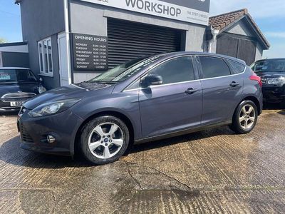 Used Ford Focus Zetec 115 HP (84 kW) 2014 Grey Hatchback