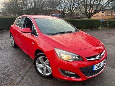 Red Used 2015 Vauxhall Astra SRi Hatchback | £3,495 (Good price)