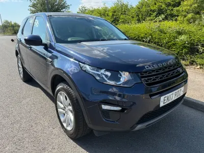 Used Land Rover Discovery 5 SE 2017 Loire blue SUV