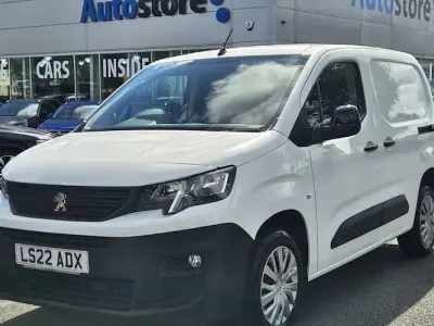 Used Peugeot Partner Premium 102 HP (75 kW) 2022 MPV