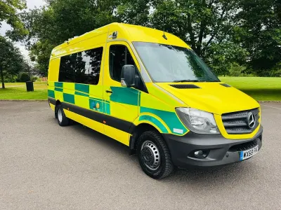 Used Mercedes Sprinter 190 HP (139 kW) 2018 Yellow Van