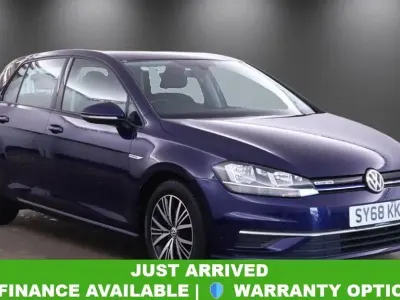 Used VW Golf VII SE 130 HP (95 kW) 2018 Blue Hatchback