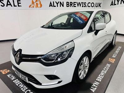 Używany Renault Clio IV Dynamique 75 KM (55 kW) 2018 Biały Hatchback