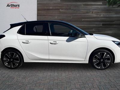 Used Vauxhall Corsa-e SRi 98 kW (134 HP) 2022 White Hatchback