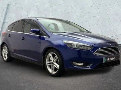 Used Ford Focus Titanium 117 HP (86 kW) 2017 Blue Hatchback
