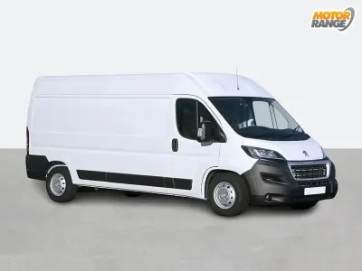 Käytetty Peugeot Boxer 140 HP (102 kW) 2023 Valkoinen Van