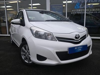 Used Toyota Yaris 101 HP (74 kW) 2011 White Hatchback
