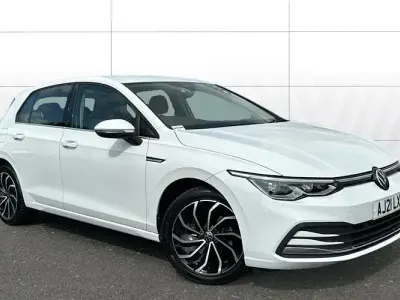Used VW Golf VII Style 131 HP (96 kW) 2021 White Hatchback