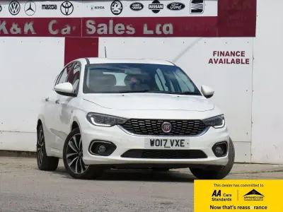 Begagnad Fiat Tipo Lounge 95 HK (69 kW) 2017 Vit Halvkombi