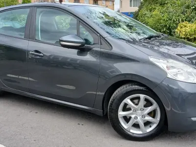 Used Peugeot 208 Active 115 HP (84 kW) 2014 Grey Hatchback