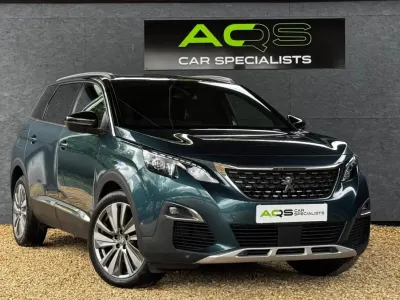 Second-hand Peugeot 5008 Premium 2019 Verde SUV