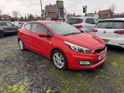 Red Used 2014 Kia ProCeed Hatchback | £2,995 (Fair price)