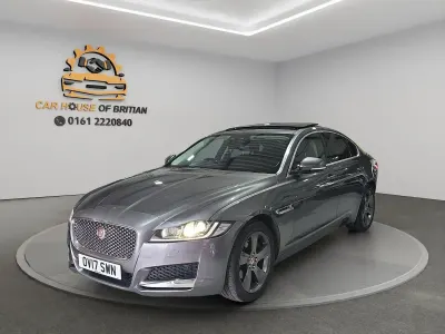 Used Jaguar XF Portfolio 180 HP (132 kW) 2017 Grey Sedan
