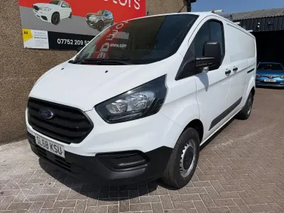 Used Ford Transit Custom 105 HP (77 kW) 2018 White Van