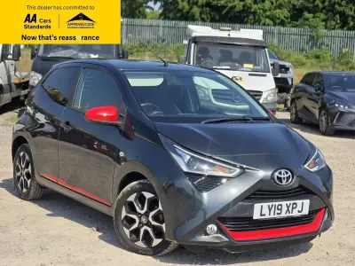 Używany Toyota Aygo Trend 71 KM (52 kW) 2019 Szary Hatchback