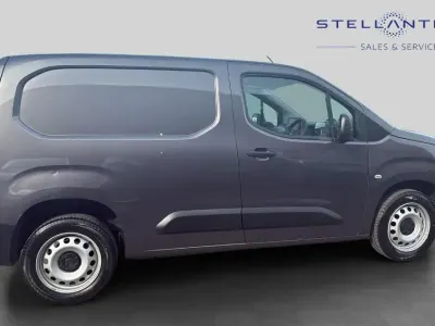 Used Citroën Berlingo 99 HP (72 kW) 2024 Grey MPV