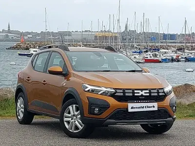 Usado Dacia Sandero Expression 100 HP (73 kW) 2024 Laranja Citadino