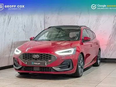 Used Ford Focus ST 280 HP (205 kW) 2023 Fantastic red (exclusive colour) Estate