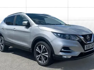 Used Nissan Qashqai N-Connecta 116 HP (85 kW) 2018 Silver SUV