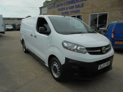 Used Vauxhall Vivaro 100 HP (73 kW) 2023 White MPV