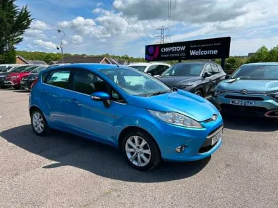 Używany Ford Fiesta Zetec 96 KM (70 kW) 2010 Niebieski Hatchback