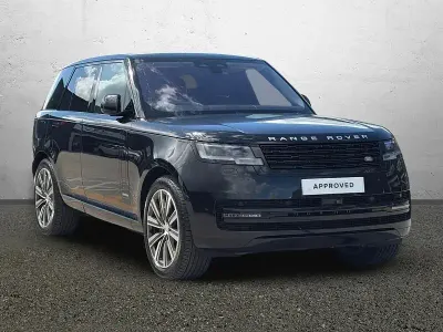 Begagnad Land Rover Range Rover Autobiography 523 HK (384 kW) 2022 Svart SUV