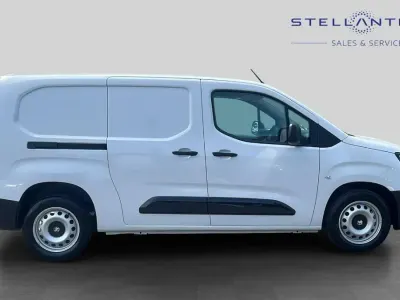 Used Vauxhall Combo S 101 HP (74 kW) 2024 White MPV