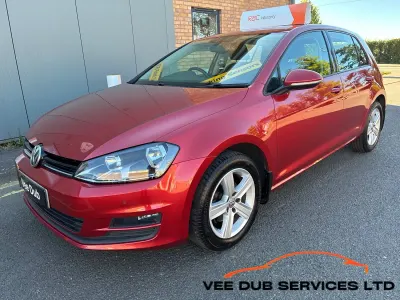 Usado VW Golf VII Match 105 HP (77 kW) 2015 Vermelho Citadino