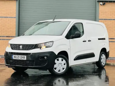 Used Peugeot Partner 131 HP (96 kW) 2021 White MPV
