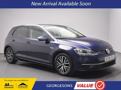 Used VW Golf VII SE 130 HP (95 kW) 2018 Blue Hatchback