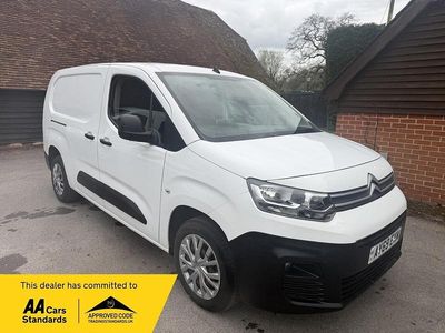 Used Citroën Berlingo 100 HP (73 kW) 2020 White MPV