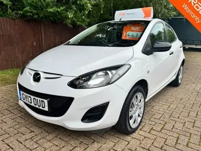 Used Mazda 2 75 HP (55 kW) 2013 White Hatchback