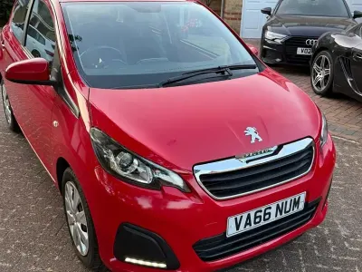 Used Peugeot 108 Active 68 HP (50 kW) 2017 Red Hatchback