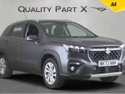 Usado Suzuki SX4 2023 Gris Utilitario