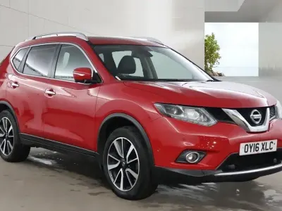 Used Nissan X-Trail Tekna 130 HP (95 kW) 2016 Chilli red SUV