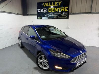 Used Ford Focus Zetec 125 HP (91 kW) 2017 Blue Hatchback