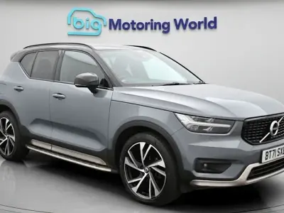 Usado Volvo XC40 R-Design Pro 163 HP (119 kW) 2021 Cinzento SUV