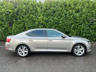 Begagnad Skoda Superb SE L Executive 2016 Beige Halvkombi