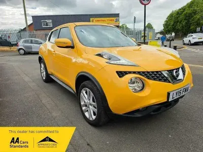 Gebraucht Nissan Juke Acenta Premium 117 PS (86 kW) 2015 Gelb SUV