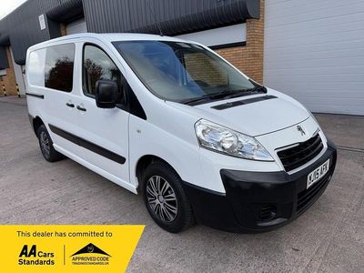 White Used 2015 Peugeot Expert Van | £5,995 (A bit pricey)