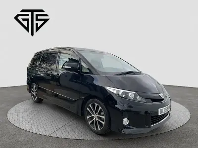 Usado Toyota Estima 2023 Negro Monovolumen