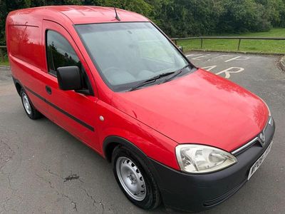 Used Vauxhall Combo 75 HP (55 kW) 2008 Red MPV
