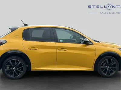 Used Peugeot 208 GT 99 HP (72 kW) 2023 Yellow Hatchback