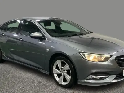 Używany Vauxhall Insignia Sport 165 KM (121 kW) 2018 Szary Hatchback