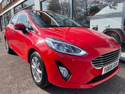Used Ford Fiesta Zetec 70 HP (51 kW) 2018 Red Hatchback