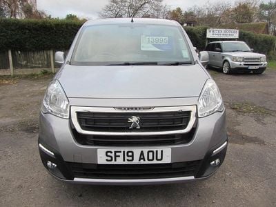 Gebraucht Peugeot Partner 98 PS (72 kW) 2019 Grau Van / Kleinbus