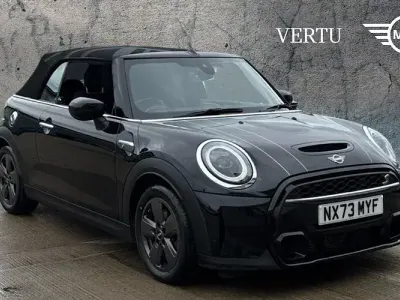 Usado Mini Cooper S Cabriolet Classic 178 HP (130 kW) 2023 Preto Cabrios