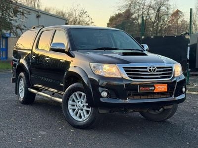 Black Used 2015 Toyota HiLux Pickup | £14,890 (Fair price)