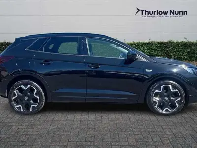 Używany Vauxhall Grandland X Ultimate 130 KM (95 kW) 2022 Czarny SUV